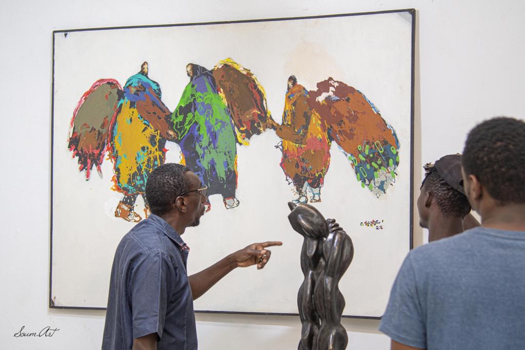 Installation et vernissage de l'exposition Ombres et lumières à Ouagadougou avec les artistes Abou Traoré et Christophe Sawadogo